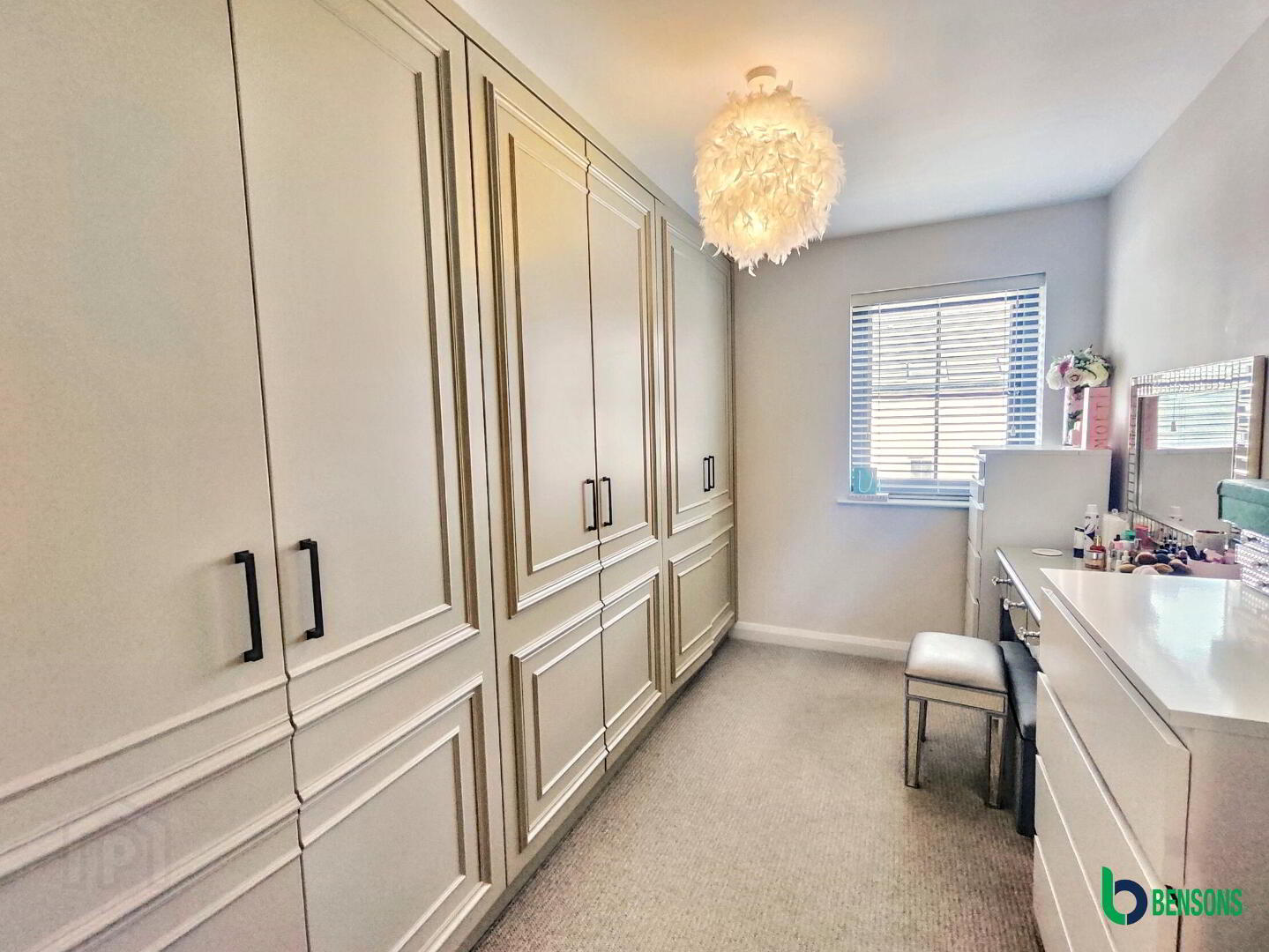 28 Earls Gate Square 15 of 27