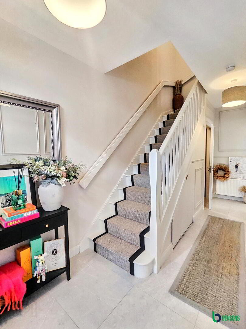 28 Earls Gate Square 19 of 27