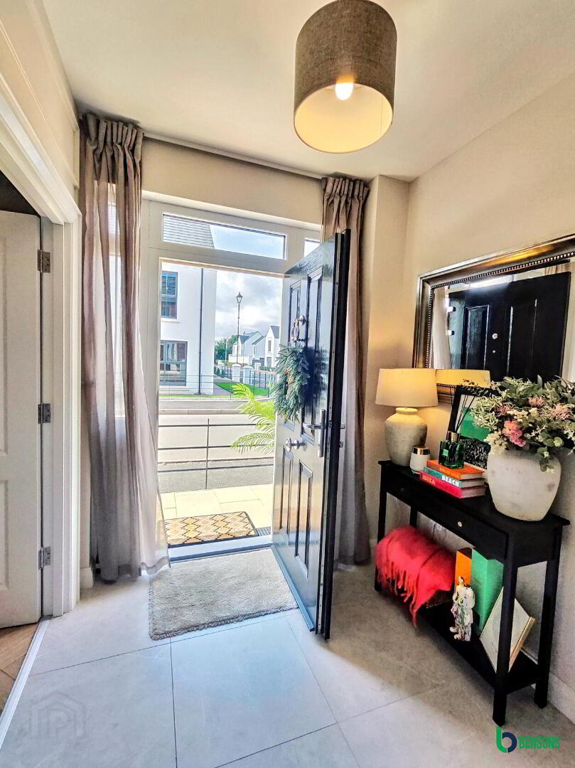28 Earls Gate Square 20 of 27
