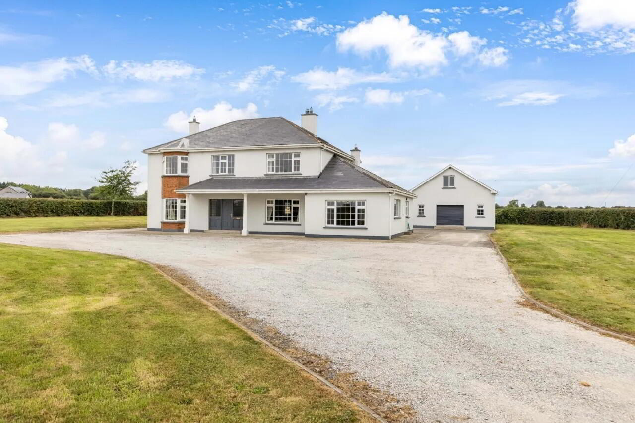 Fairyhouse Lodge 4 of 36