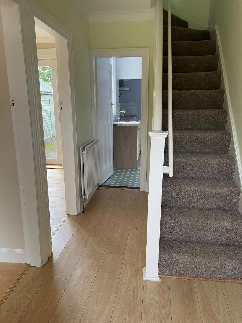 10 Ailesbury Gardens 5 of 10