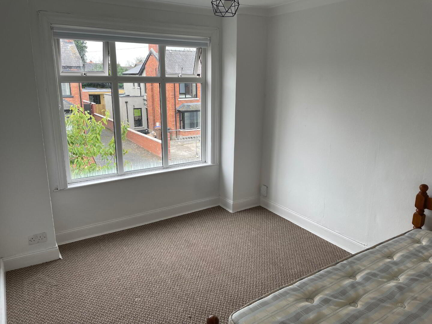 10 Ailesbury Gardens 8 of 10