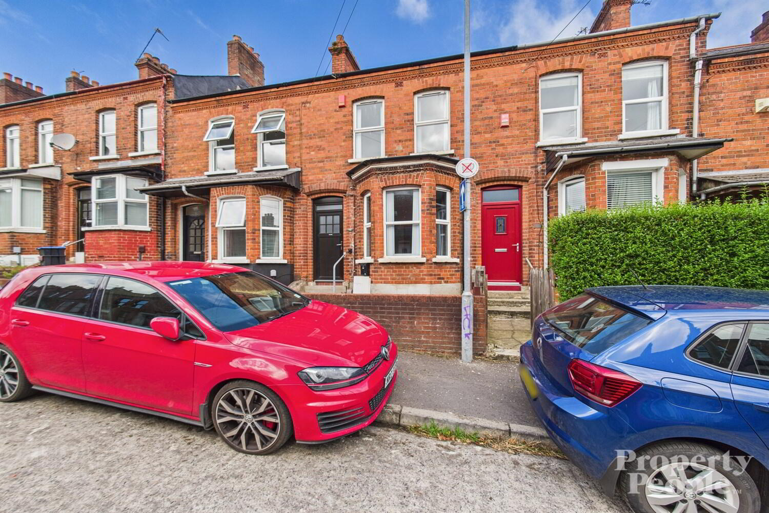 34 Sandhurst Gardens 1 of 10