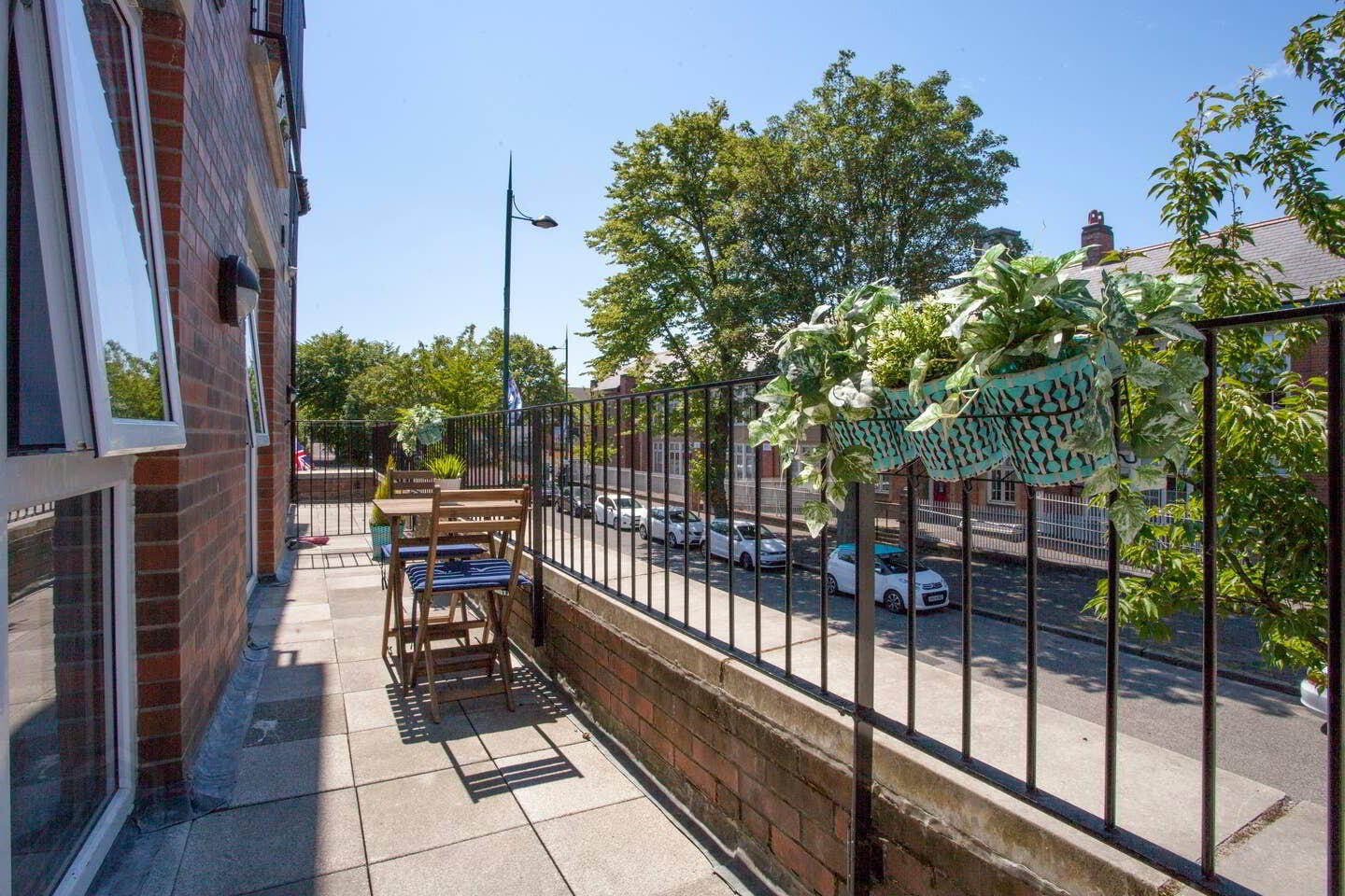 Apartment 2, 62 A Templemore Avenue 2 of 7