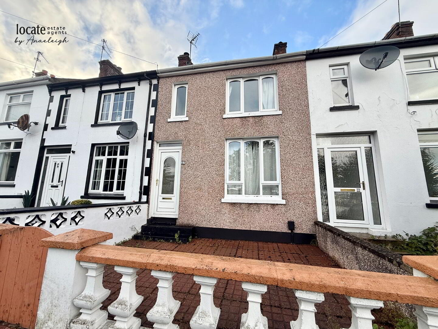 37 Demesne Avenue 1 of 17