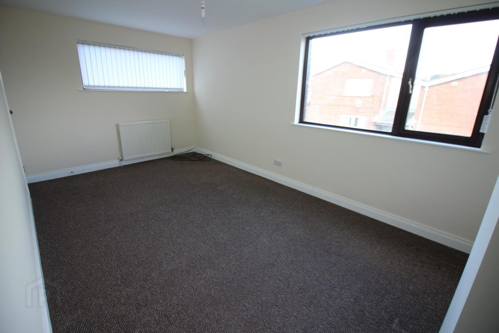 1 Dicksonia Drive 6 of 10