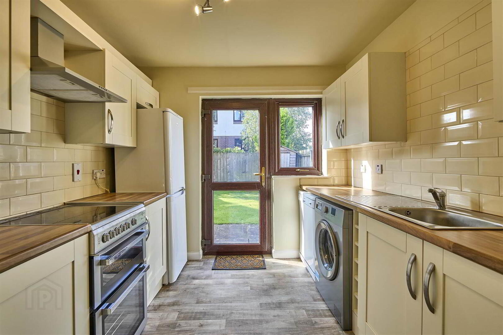 3 Thornhill Grove 7 of 16