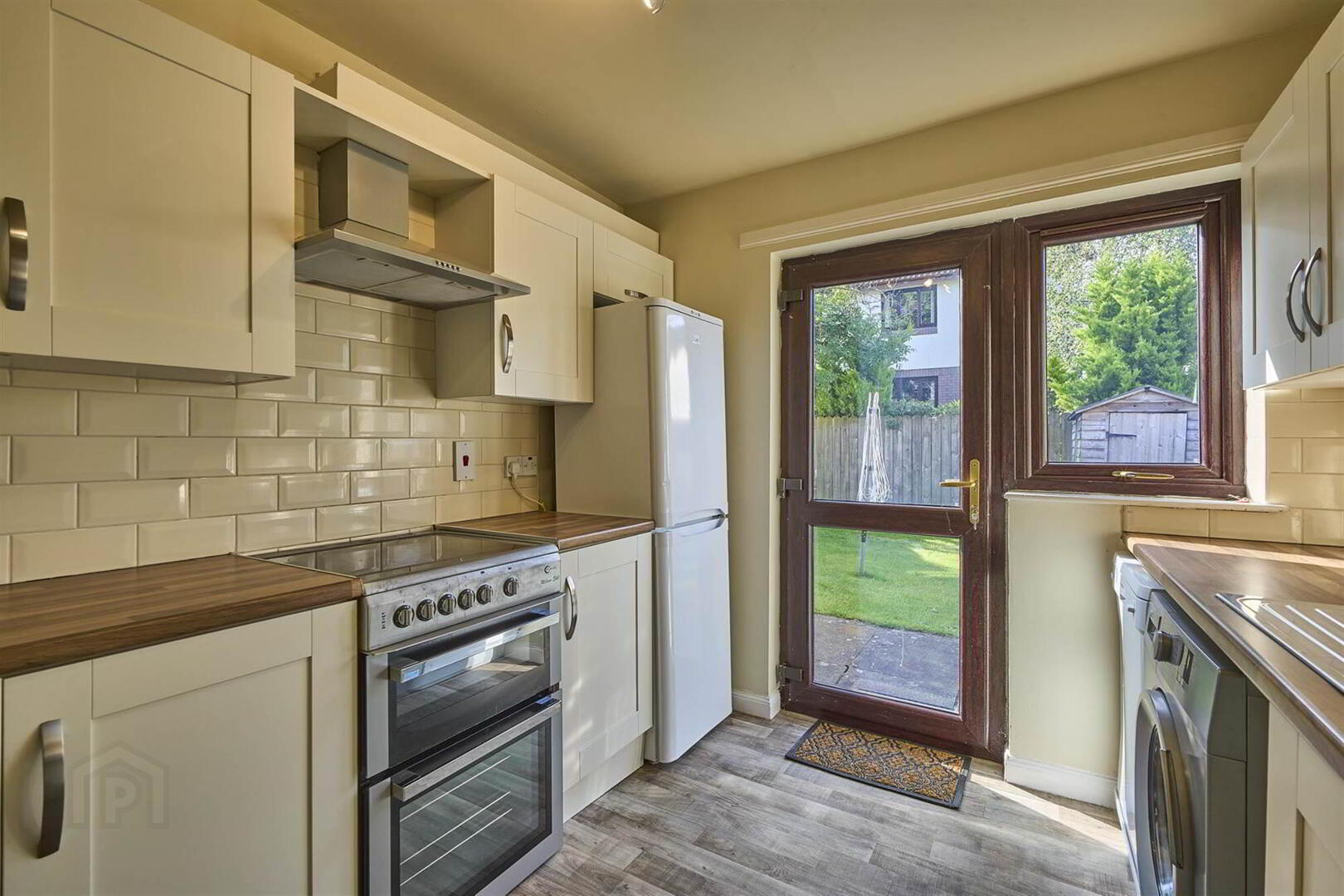 3 Thornhill Grove 8 of 16