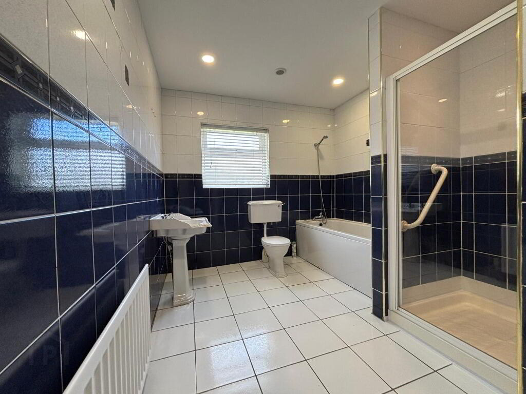 22c Derrymore Road 17 of 24