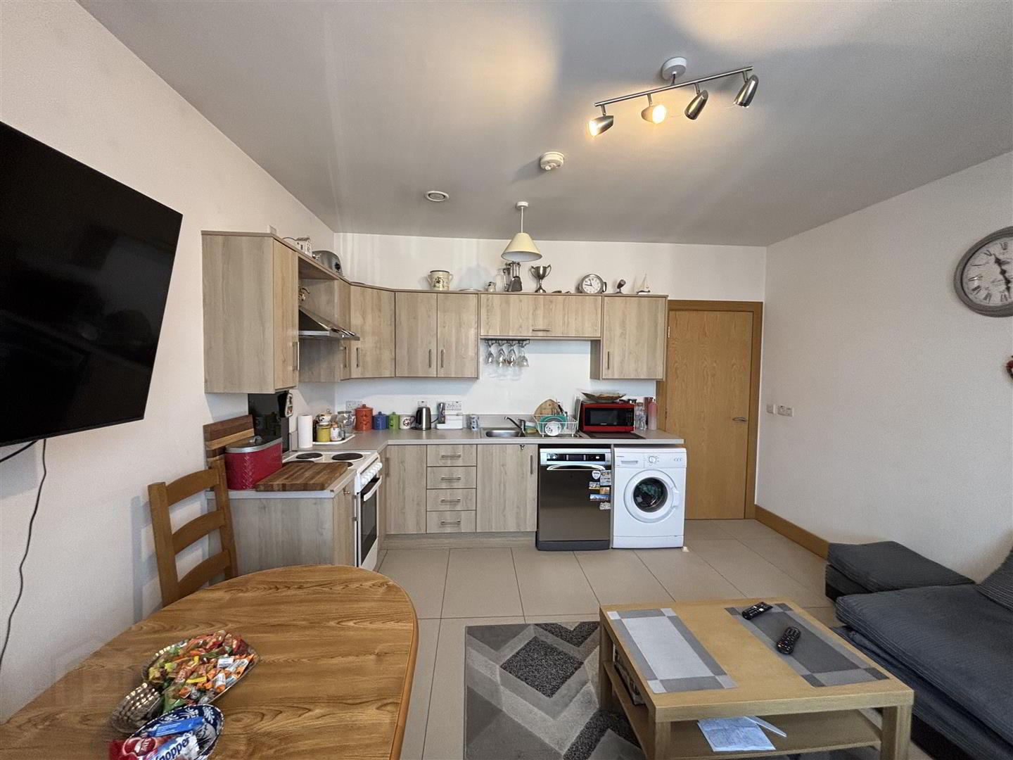 Flat 2, 44 Queen Street 5 of 8