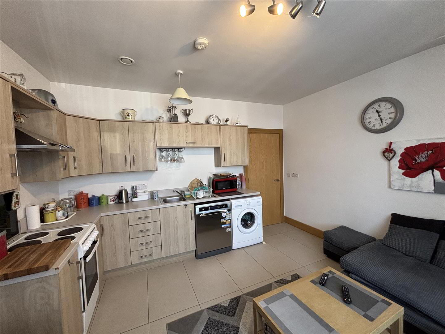 Flat 2, 44 Queen Street 4 of 8