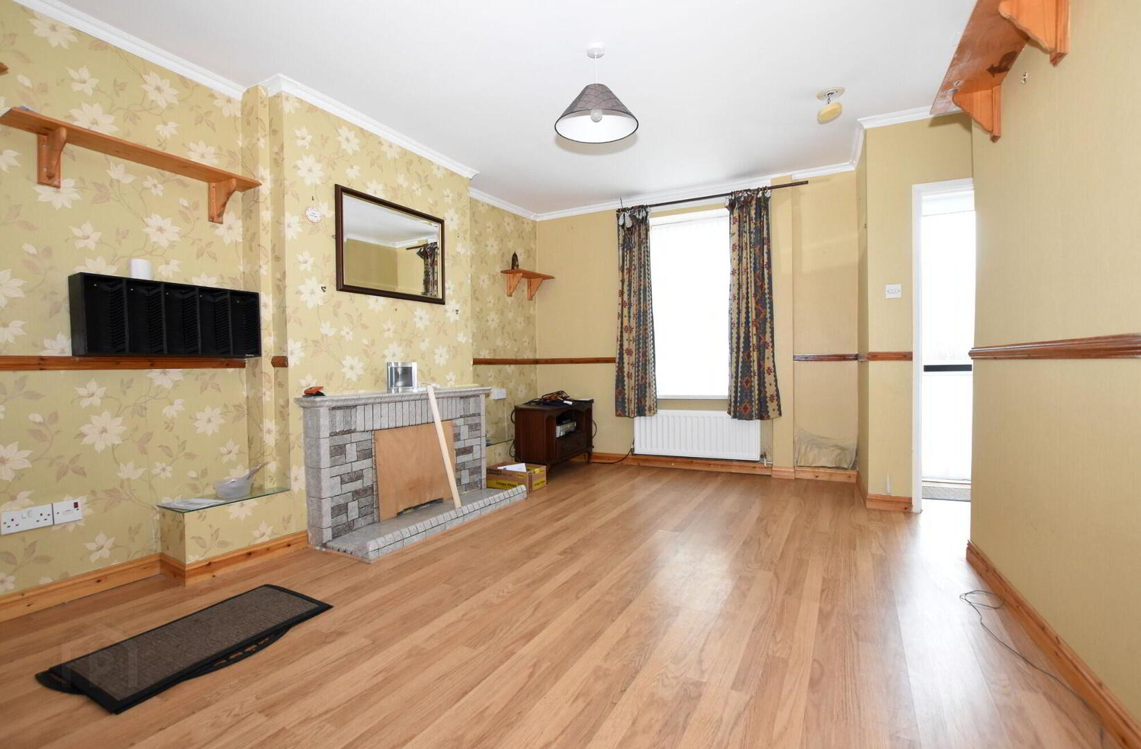 12 Roden Street 4 of 19
