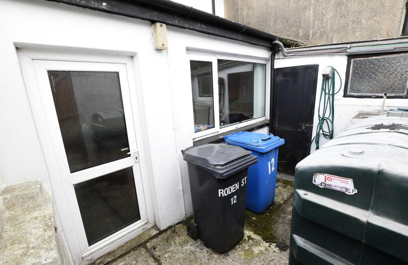 12 Roden Street 19 of 19