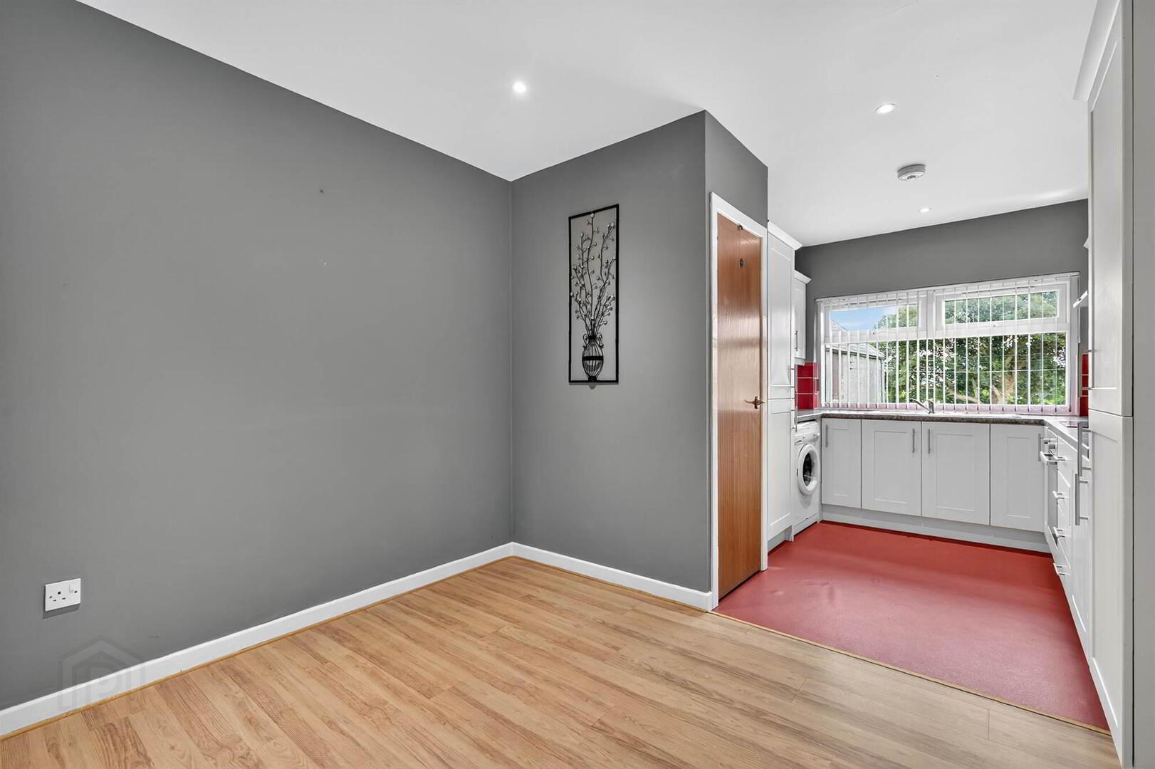 5 Howe Road 5 of 12