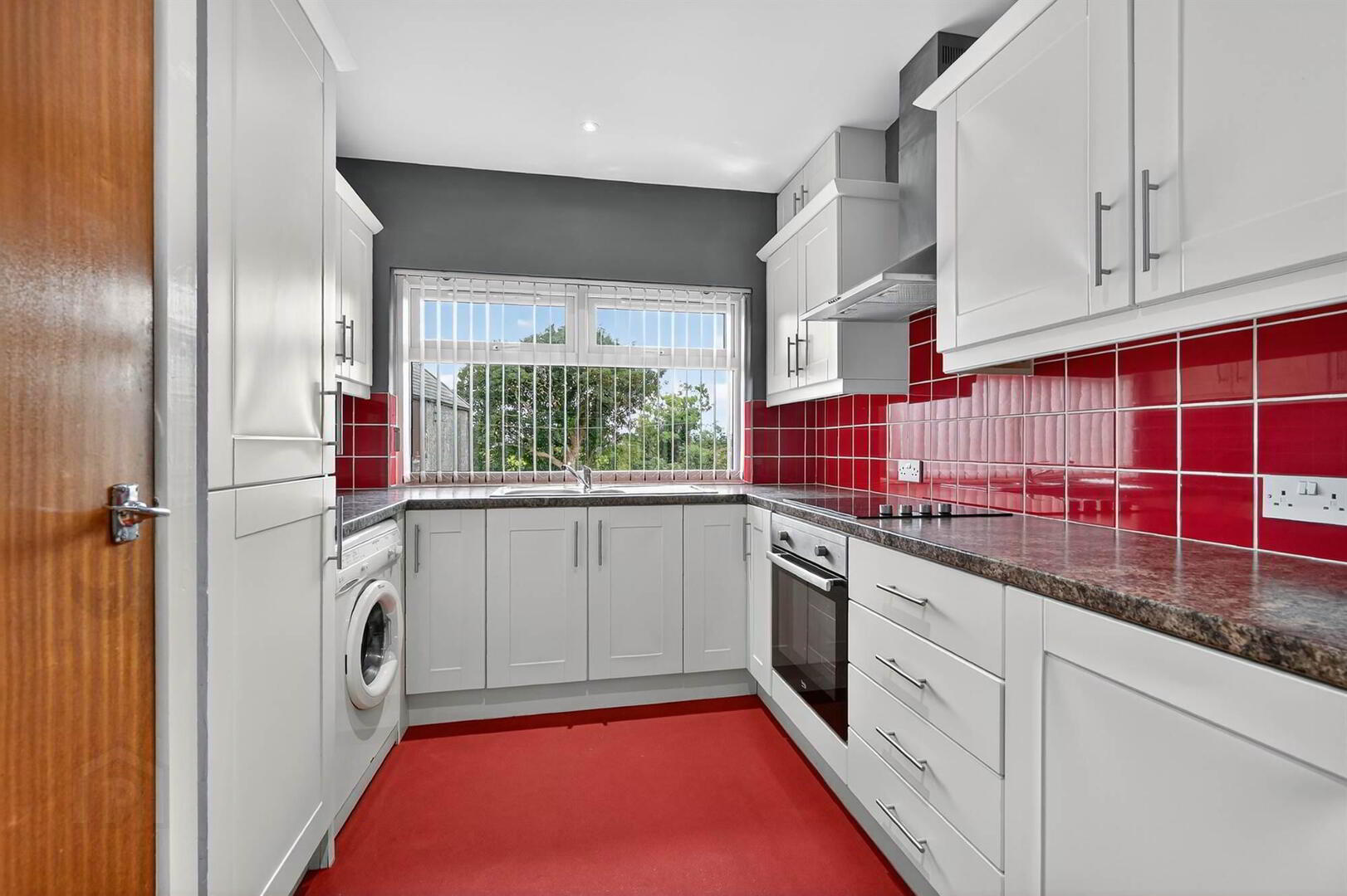5 Howe Road 6 of 12
