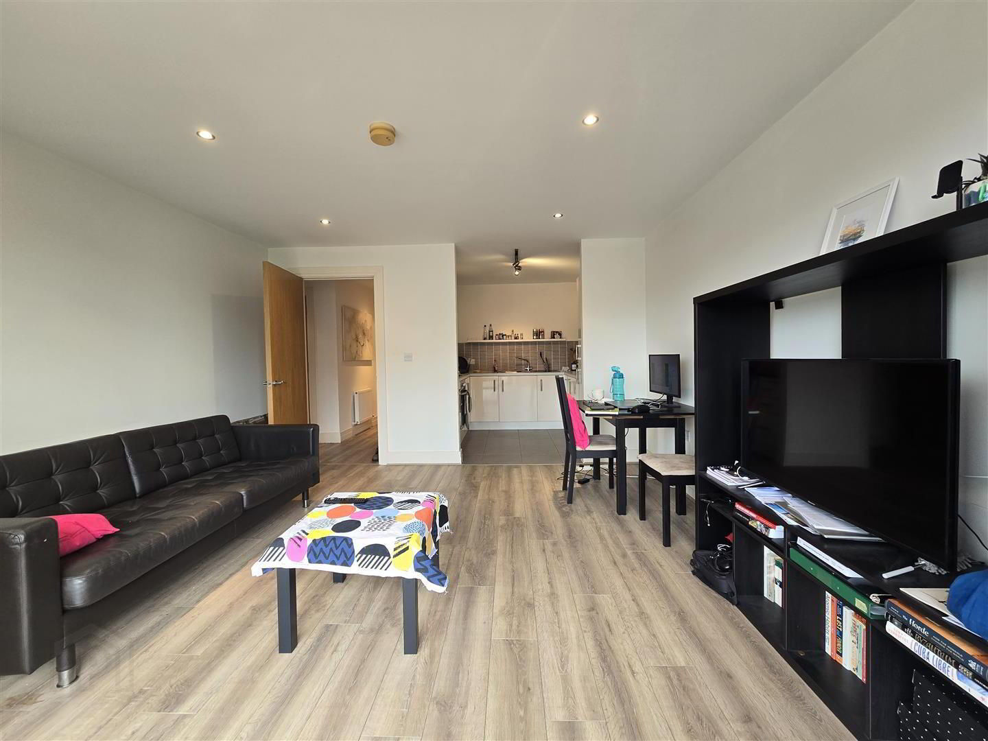 Apt 27 The Merchant Building, 11 Princes Dock Street 5 of 10