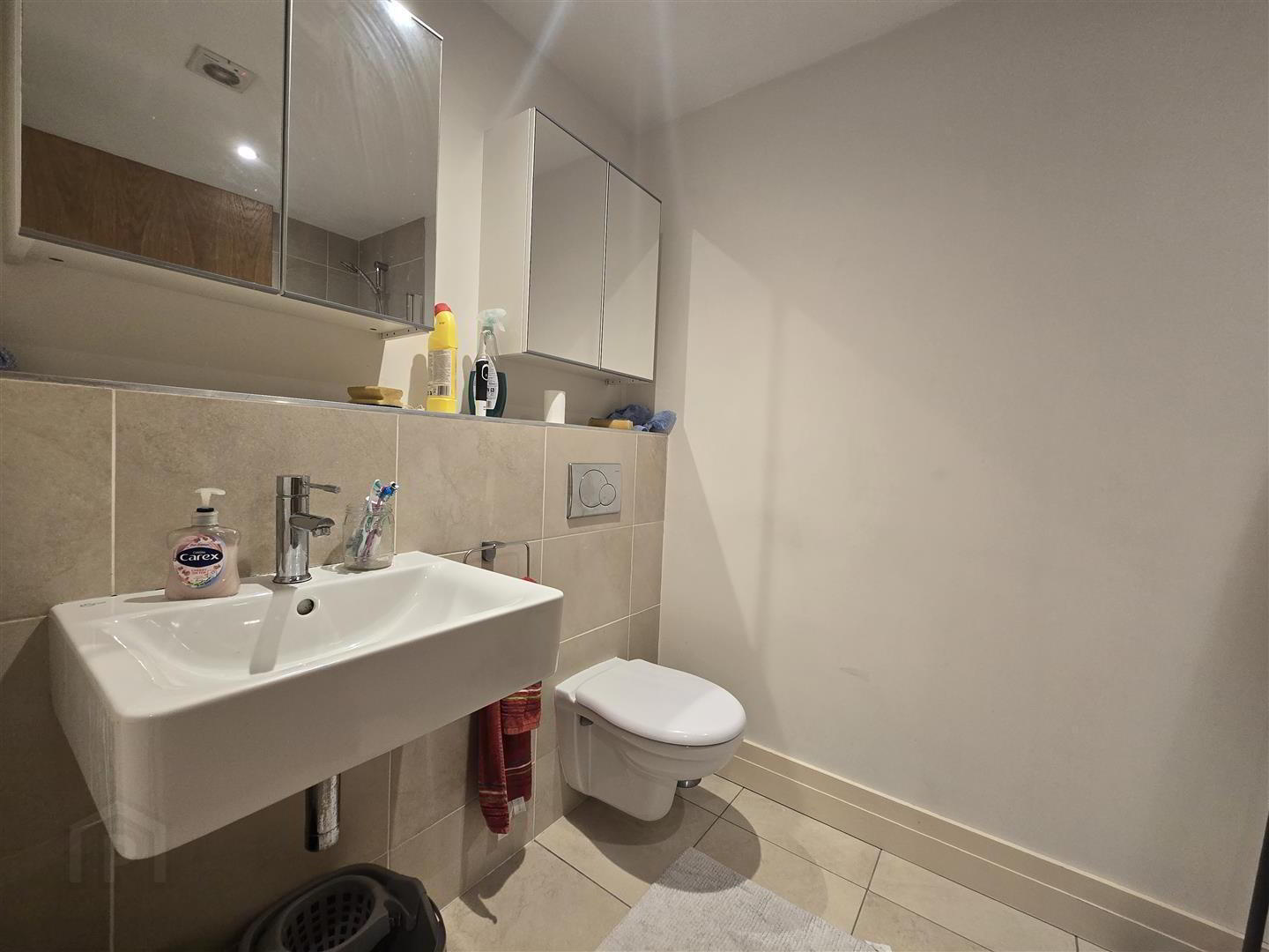 Apt 27 The Merchant Building, 11 Princes Dock Street 9 of 10