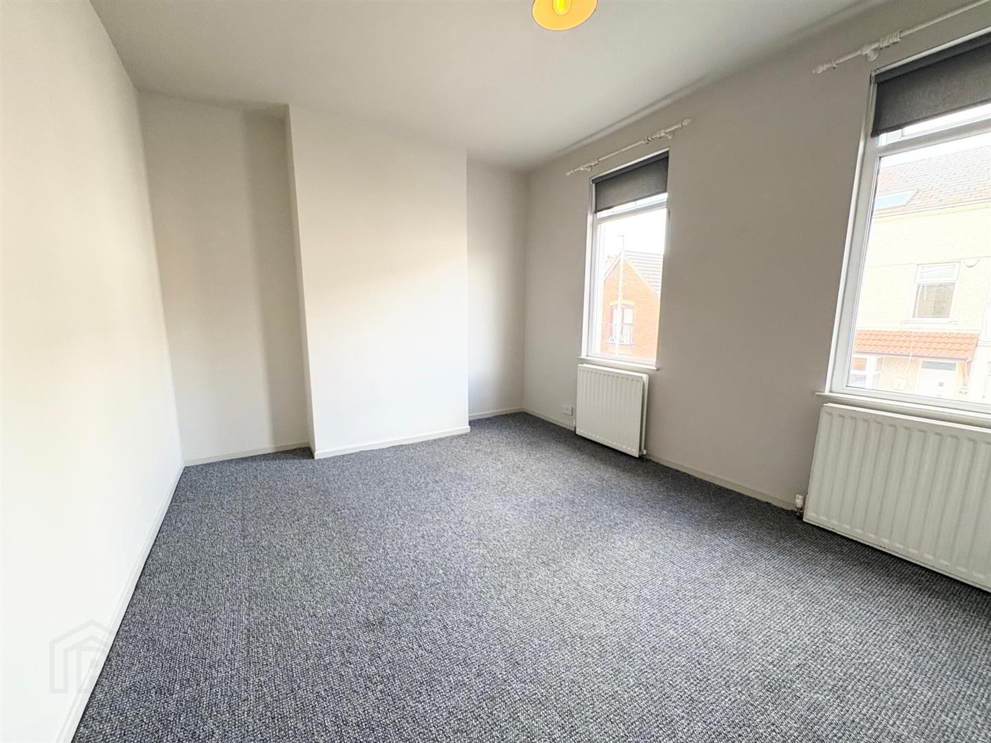 37 Downshire Road 6 of 12