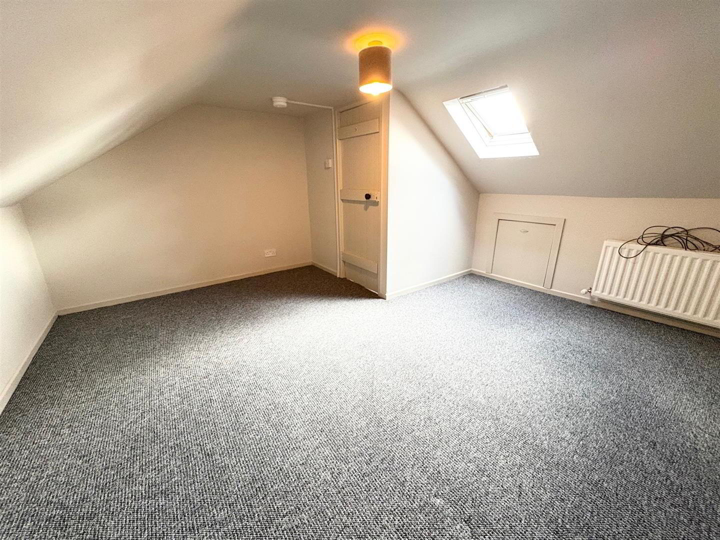 37 Downshire Road 9 of 12