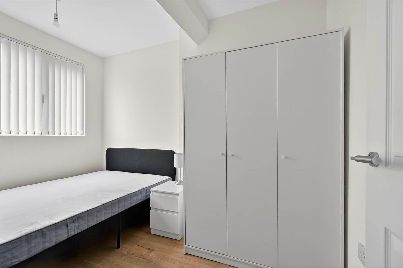 Apt 6, 9 Derryvolgie Avenue 6 of 7