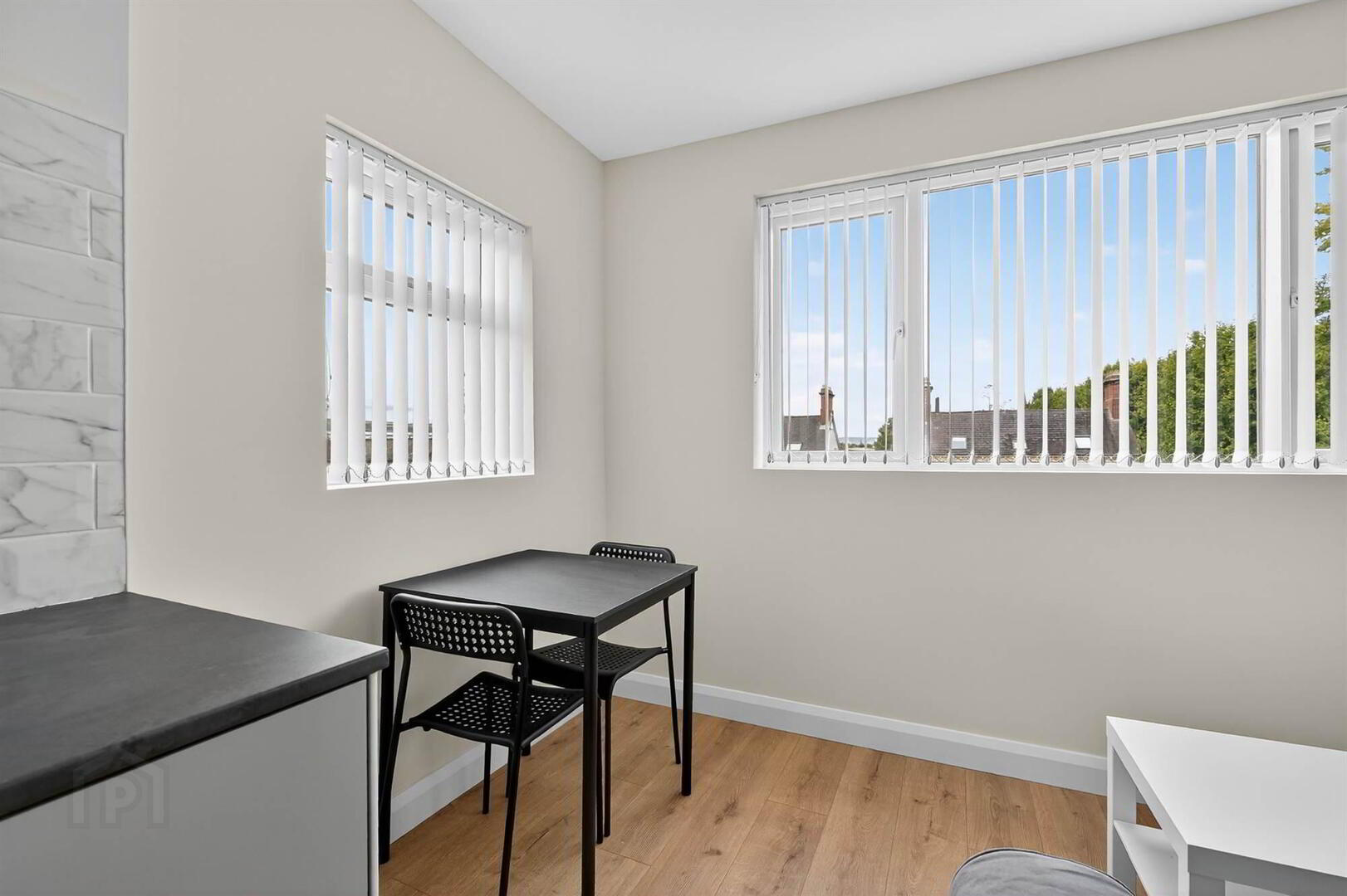 Apt 6, 9 Derryvolgie Avenue 5 of 7