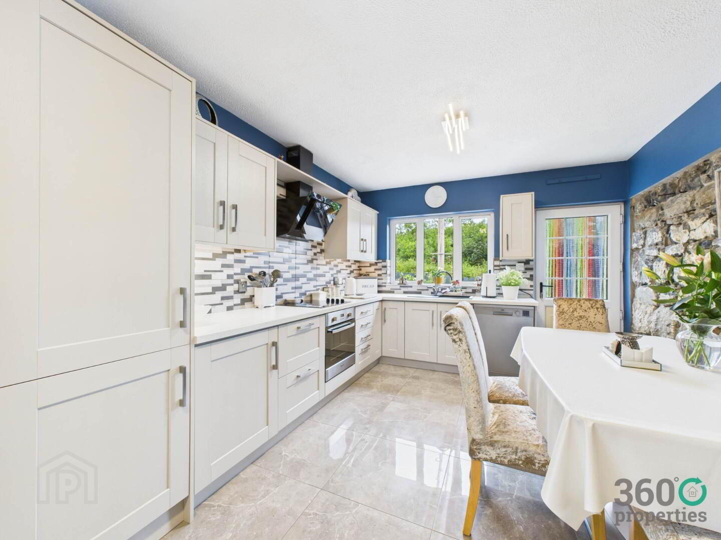 22 Tullynahinnion Road 5 of 35