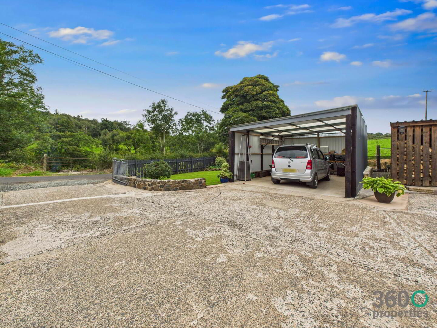 22 Tullynahinnion Road 24 of 35