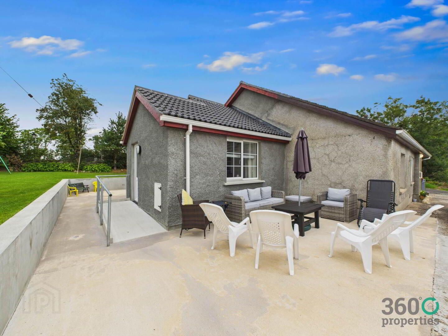22 Tullynahinnion Road 28 of 35