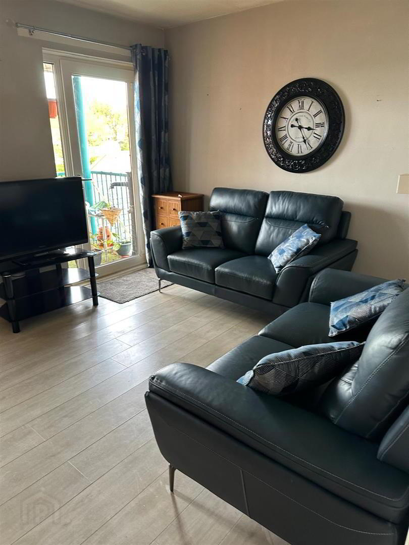 Flat, 18 O'Neills Place 4 of 12