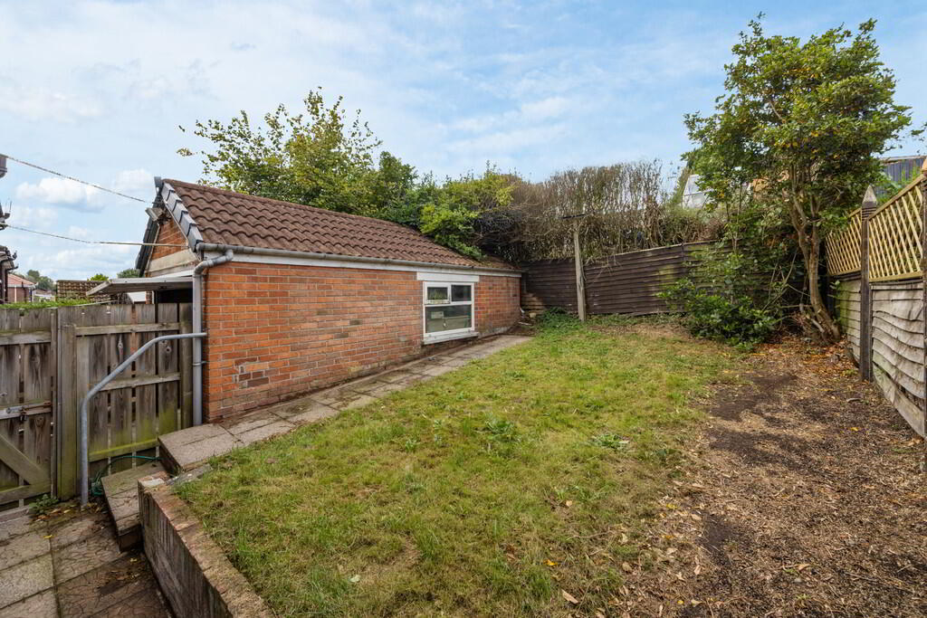 10 Orangefield Grove 17 of 19