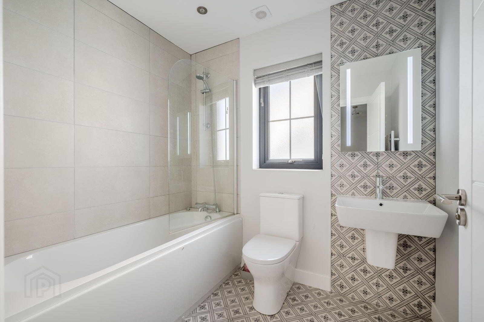 37 Rocklyn Walk 17 of 20