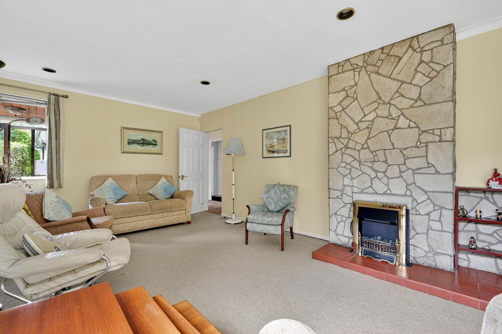 1 Croft Gardens 7 of 36