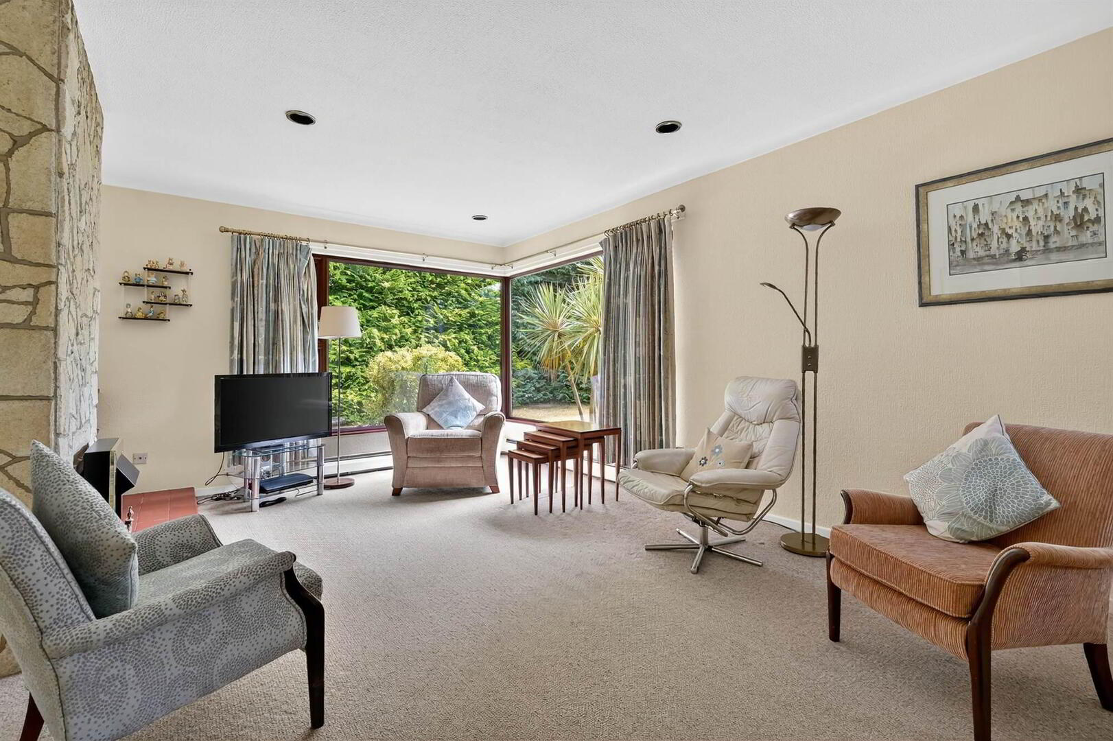 1 Croft Gardens 5 of 36