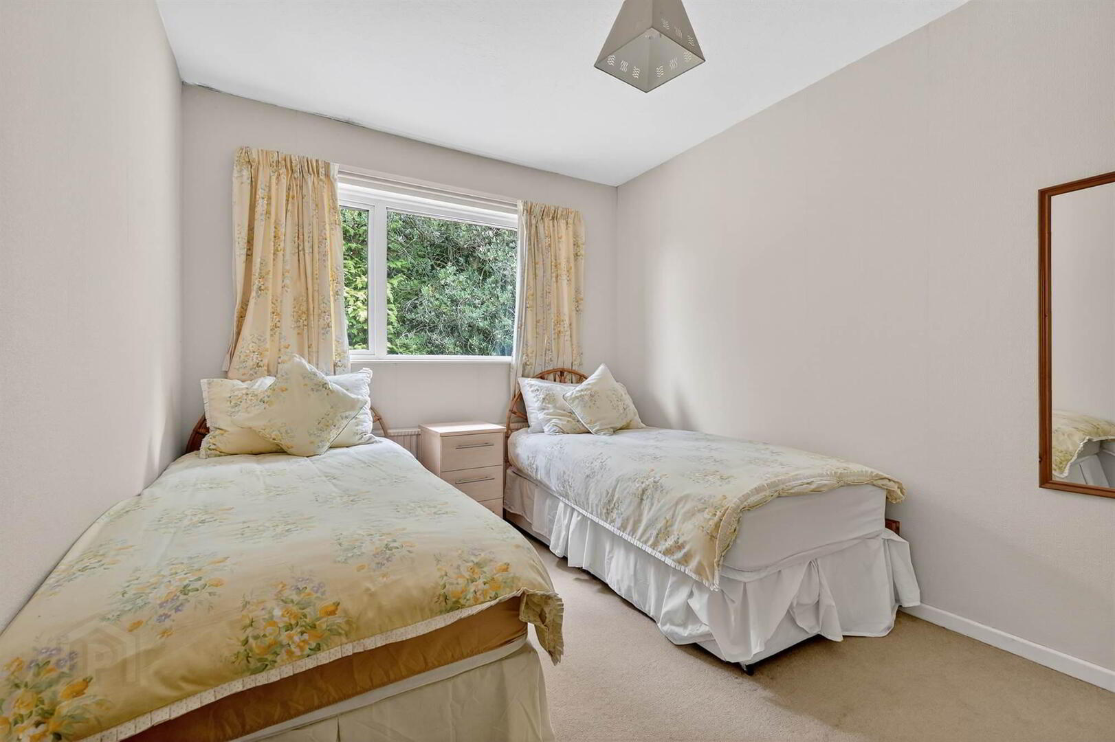 1 Croft Gardens 20 of 36