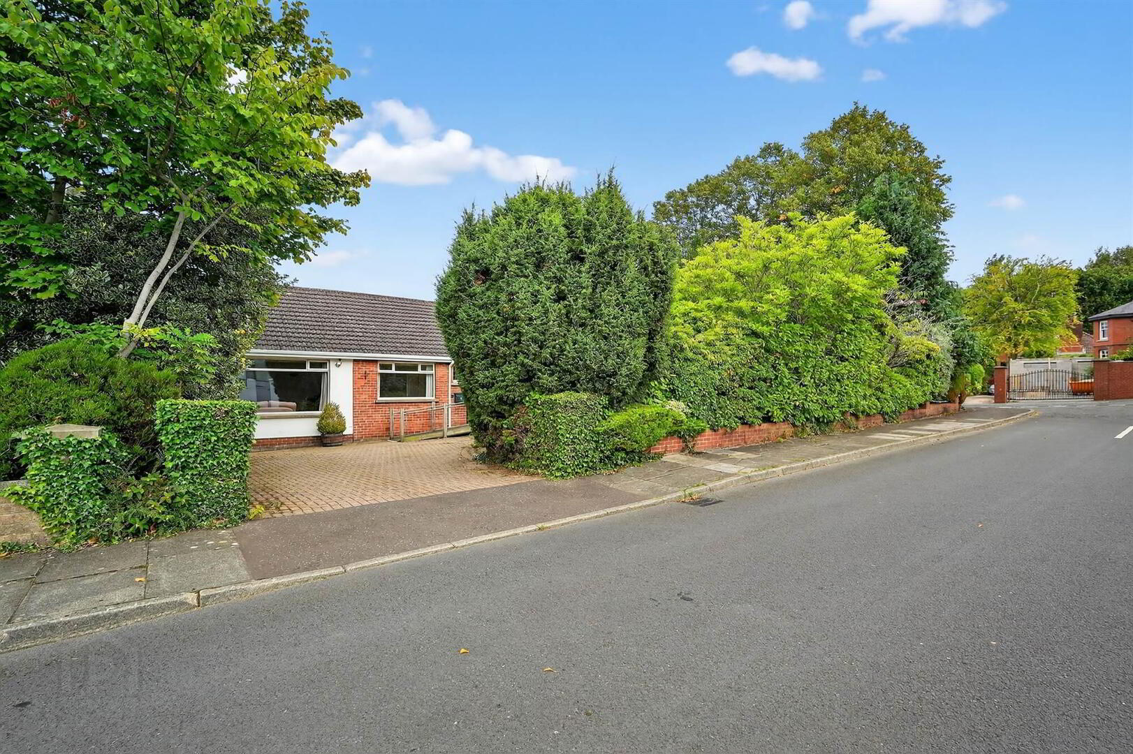 1 Croft Gardens 26 of 36