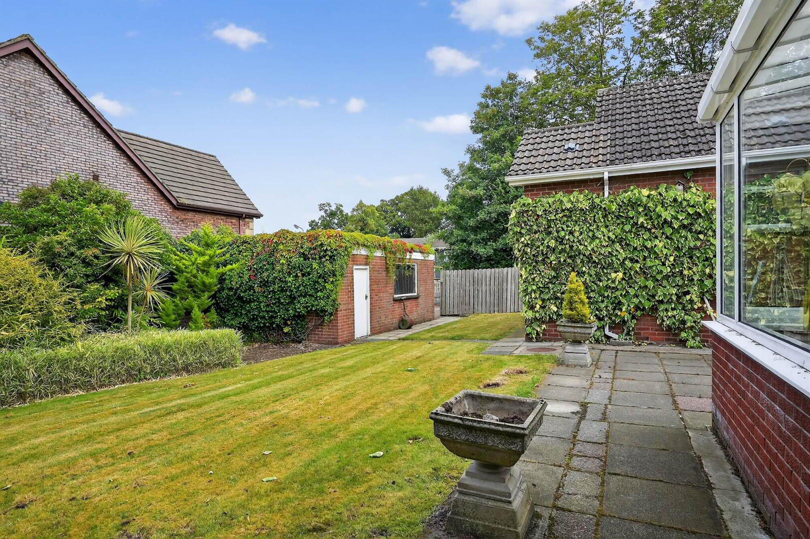 1 Croft Gardens 33 of 36