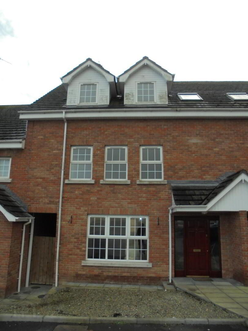 6 Wallace Court 1 of 8