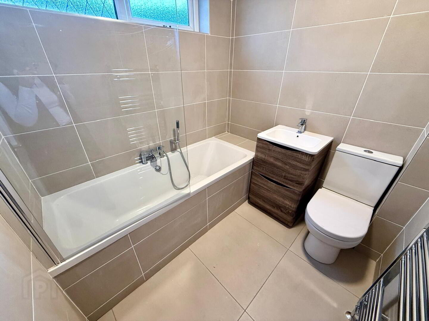 76 Glenowen Park. 27 of 30