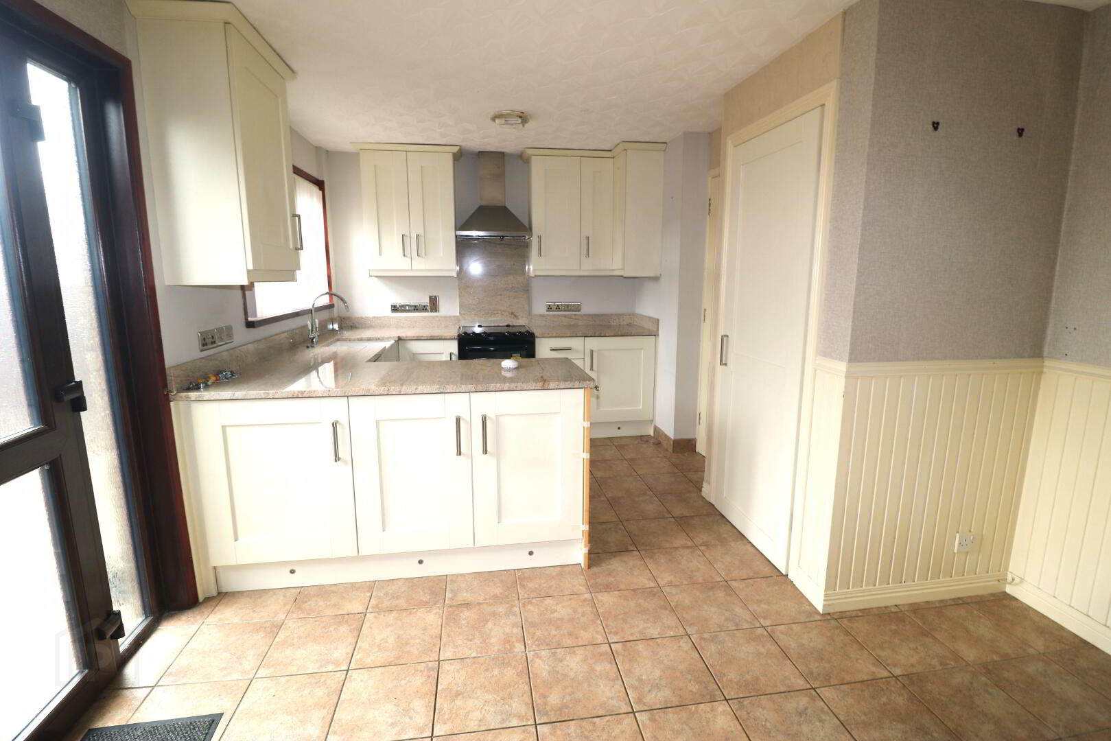 116 Dunvale 4 of 13