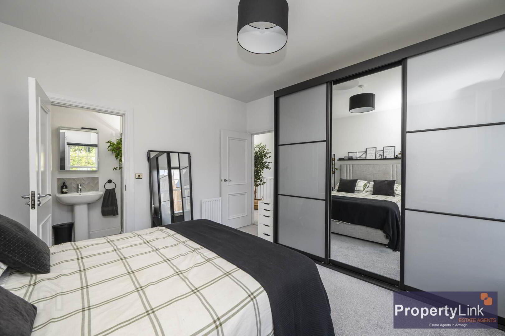 27 Deanery Drive 20 of 30