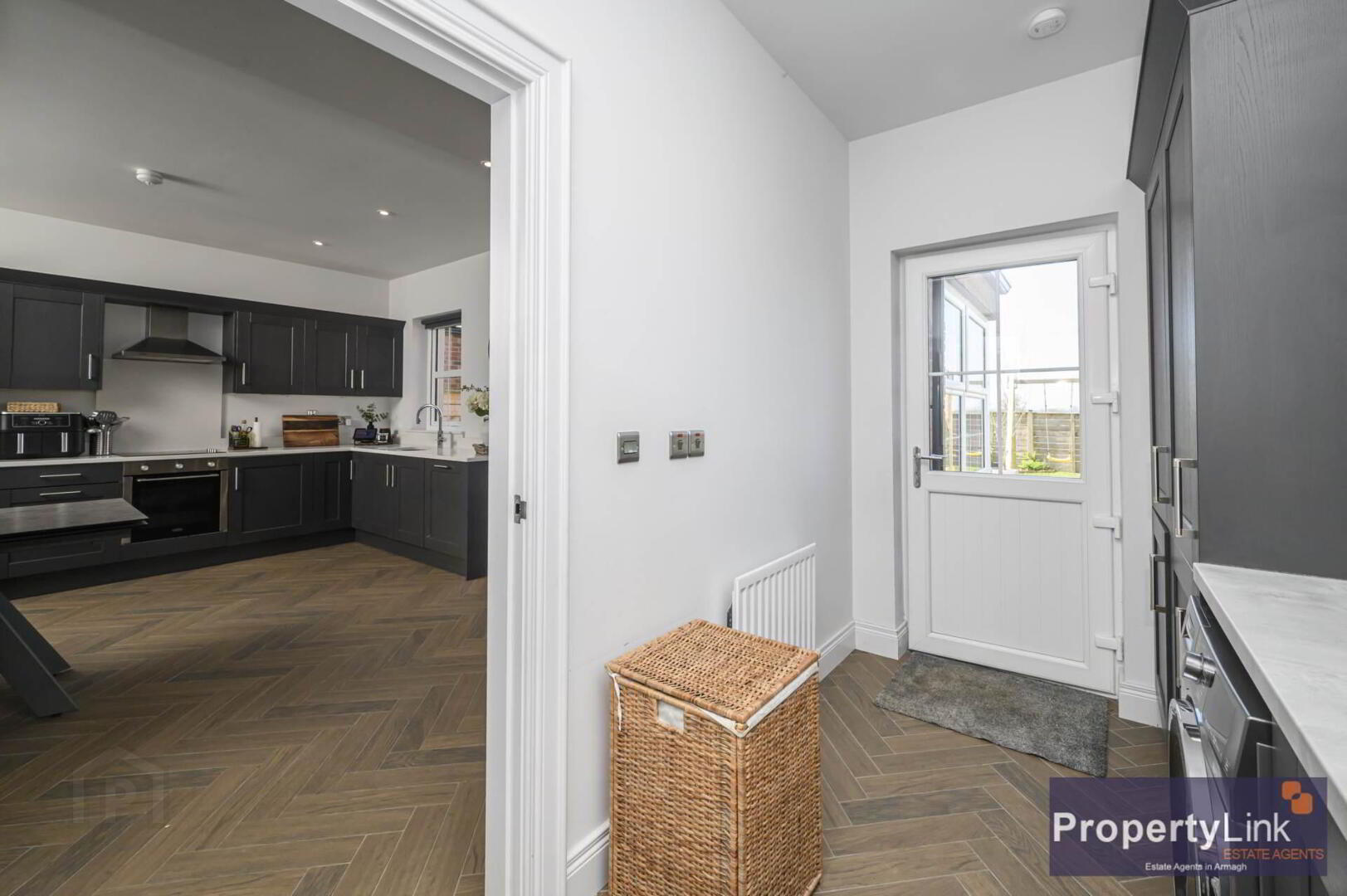 27 Deanery Drive 14 of 30