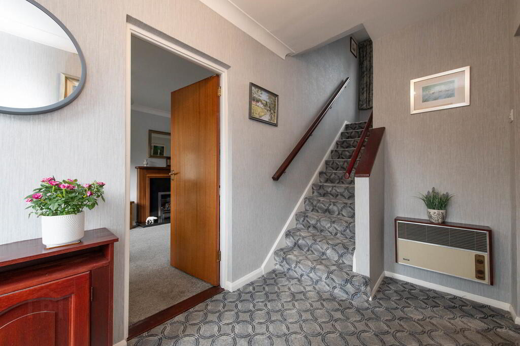 16 Jordanstown Road 3 of 40