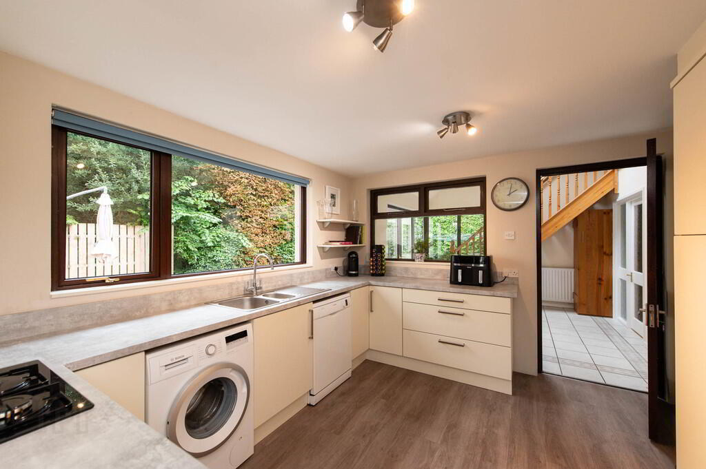 16 Jordanstown Road 11 of 40