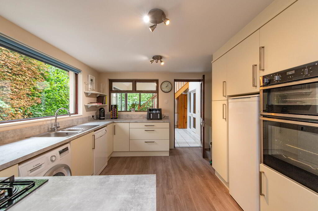 16 Jordanstown Road 10 of 40