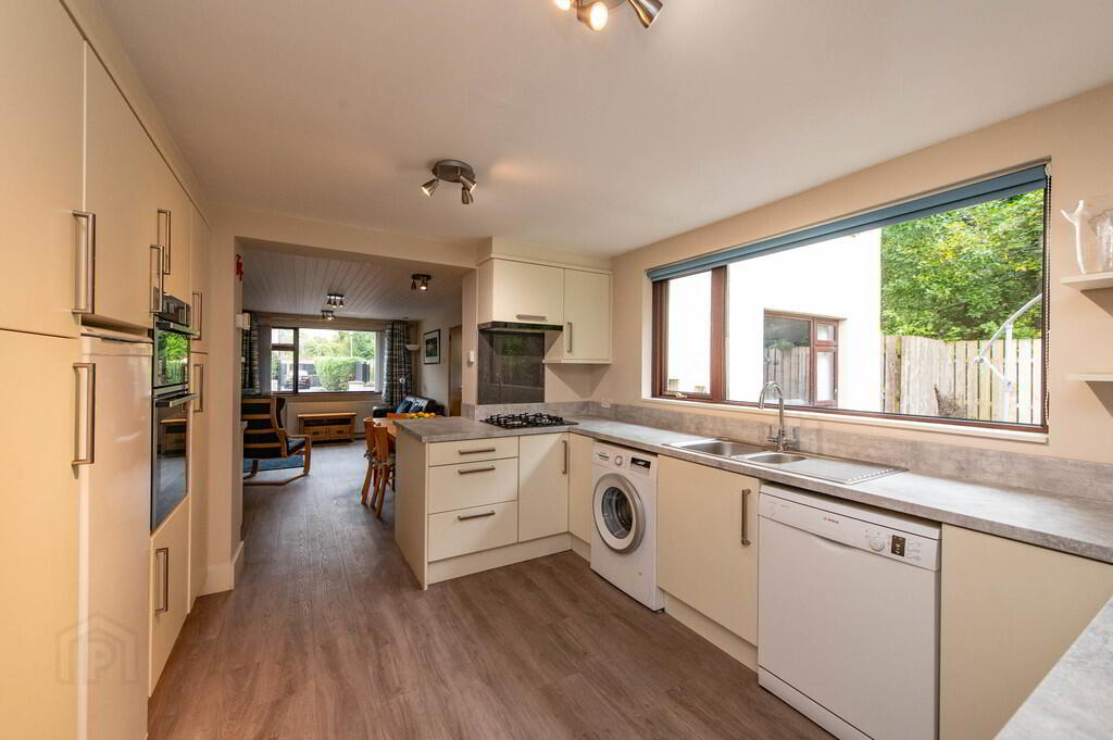 16 Jordanstown Road 9 of 40