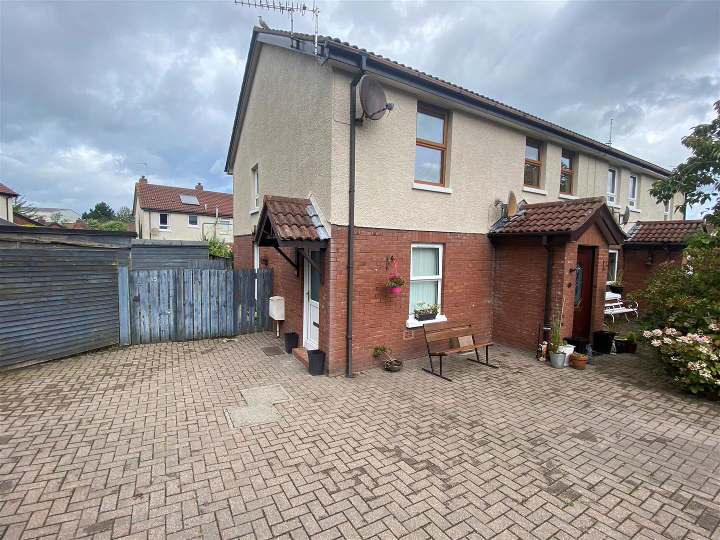 15 Rathgill Crescent 1 of 9