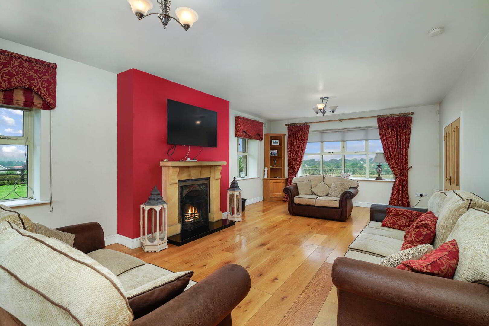 Reynoldstown House, Roadmain 1 of 24