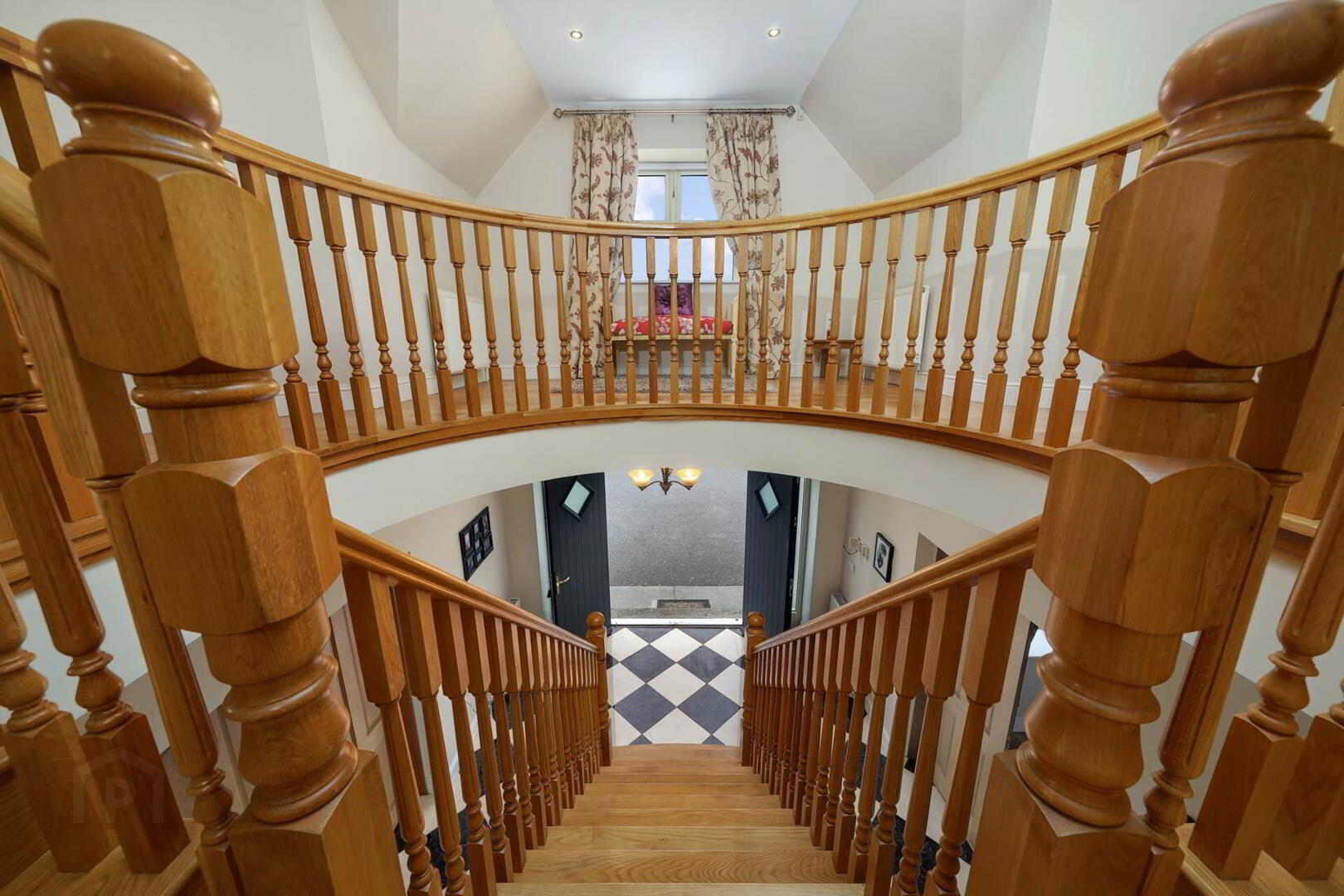 Reynoldstown House, Roadmain 9 of 24