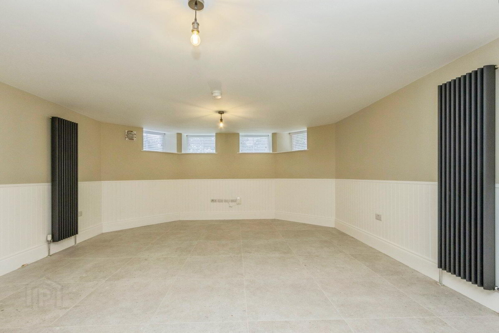 Apartment 1, 6 Lady Ishbel Boulevard 4 of 12