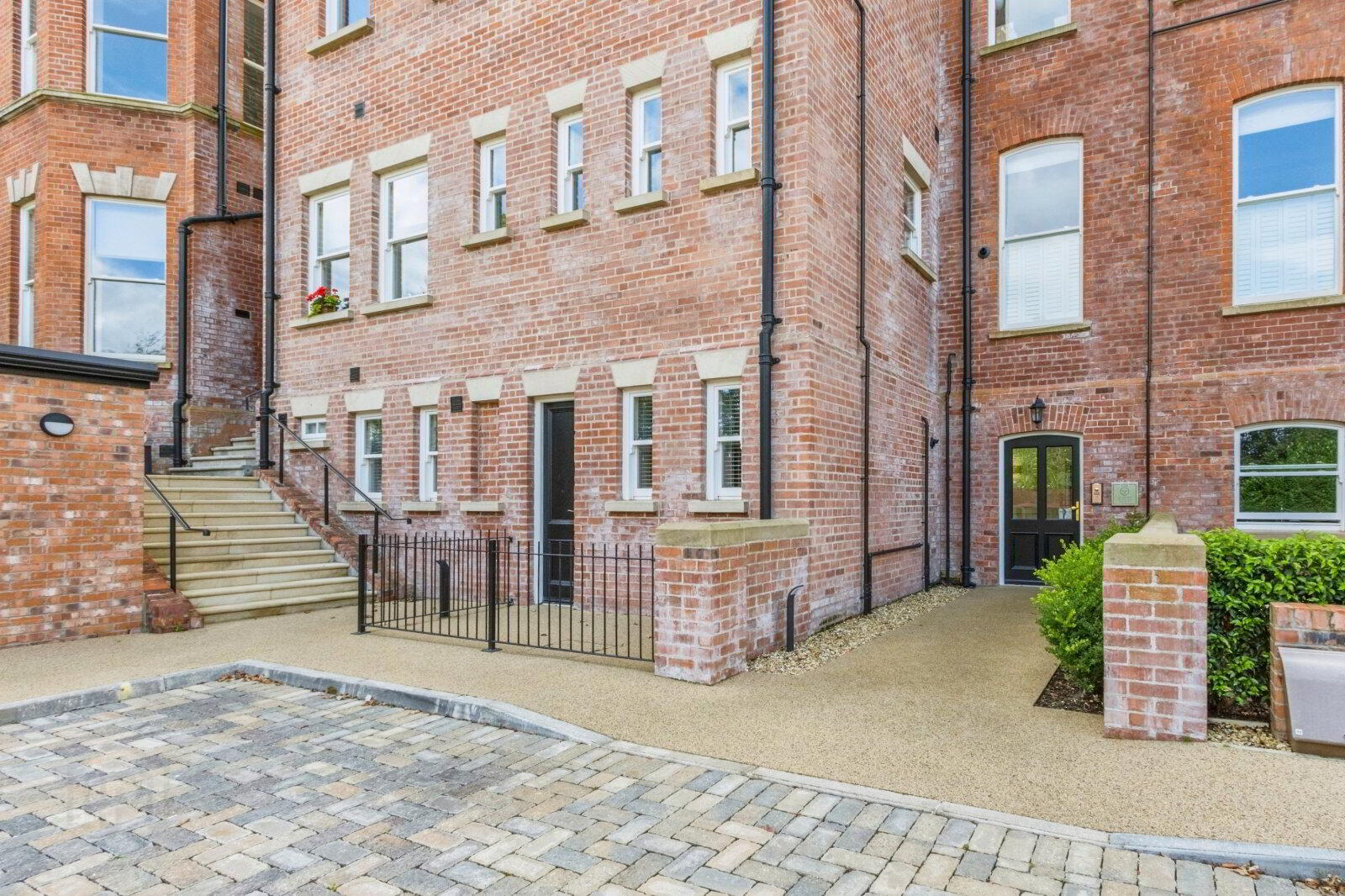 Apartment 1, 6 Lady Ishbel Boulevard 12 of 12